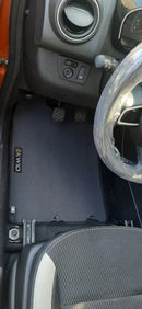 Tapete De Borracha Kwid C/portamalas E Tras. Inteiriço Preto